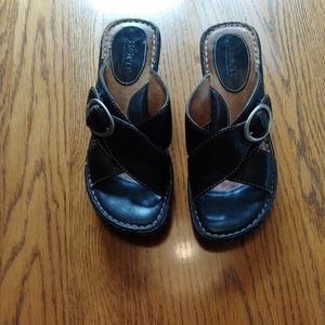 Born Sandles
